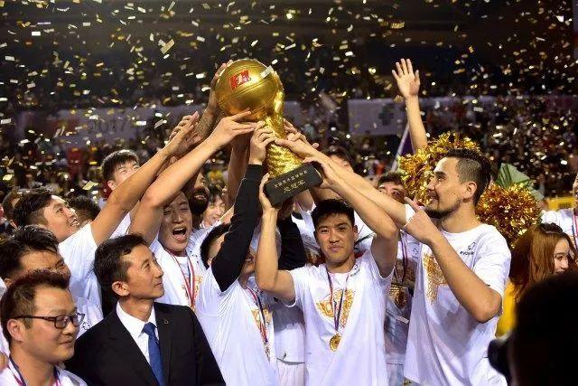 雷蒙21分北京胜广厦 梅克29分福建送四川7连败