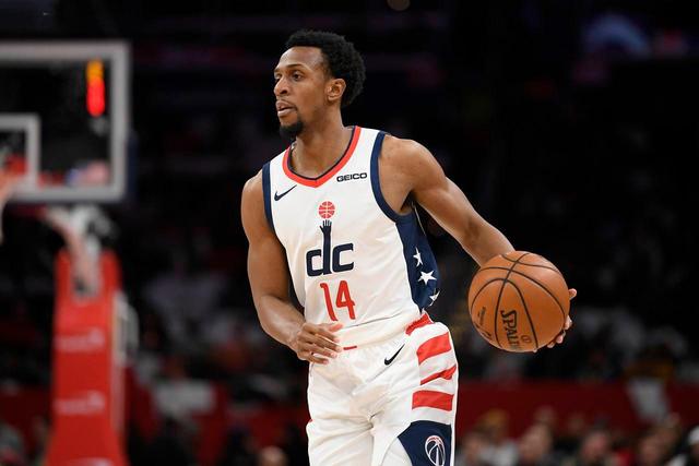 雷蒙:本想模仿詹姆斯霸王步 结果被晓川扑倒了